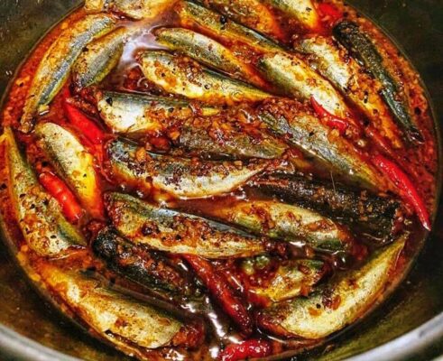 Thưởng thức món cá nục kho tiêu