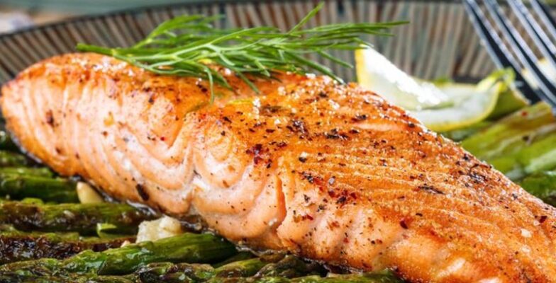 Cùng thưởng thức món ngon cá hồi nướng muối ớt tại nhà