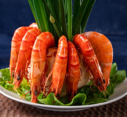 Tôm sú hấp nước dừa ngọt thịt