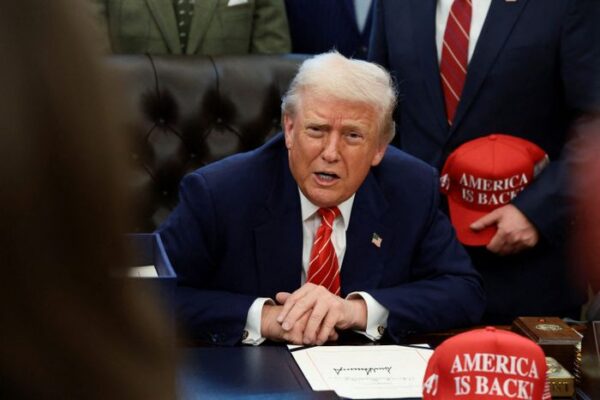 Ông Trump ký sắc lệnh đánh thuế các đối tác của Iran