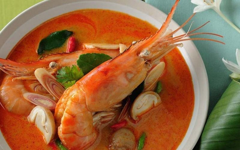 Cách làm lẩu tomyum tôm càng xanh béo ngậy nước cốt dừa chuẩn Thái