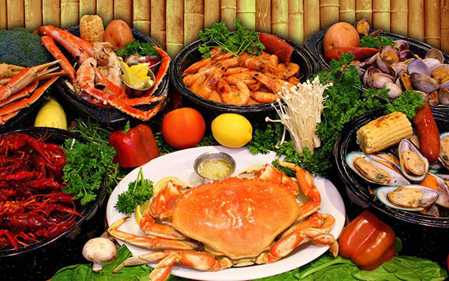 Lễ 30/04 - 01/05 Đi Đâu Chơi Ở Miền Trung? Top Cung Đường Biển Hoang Sơ "Chữa Lành" Hot Nhất 2026